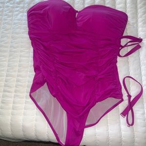 Firm!EUC one piece swim suit size 2 magenta